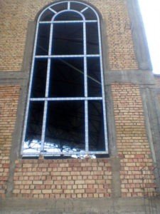 Подробнее о статье Оконный межпролётный витраж